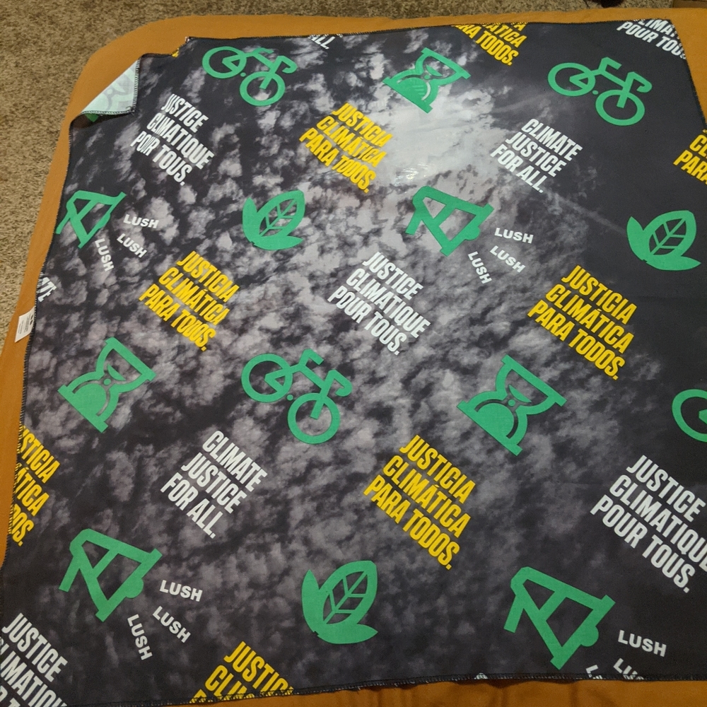Limited Edition Lush knot wrap